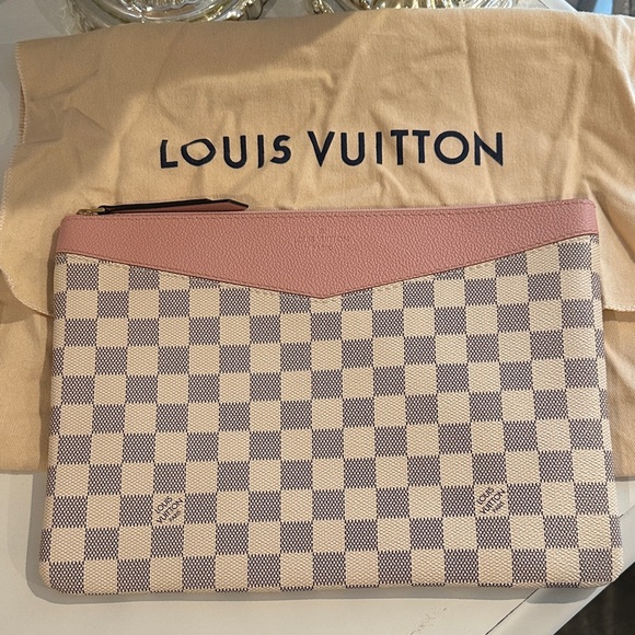 Louis Vuitton Pink and Cream Checkered Pouch - Picture 1 of 7